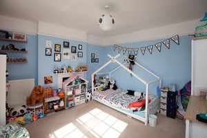 Long Cross Farm_Bedroom - click for photo gallery